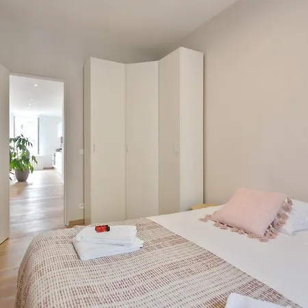 Sunny, Inviting Flat In The Heart Of Ostend, Close To The Sea And The Apartamento